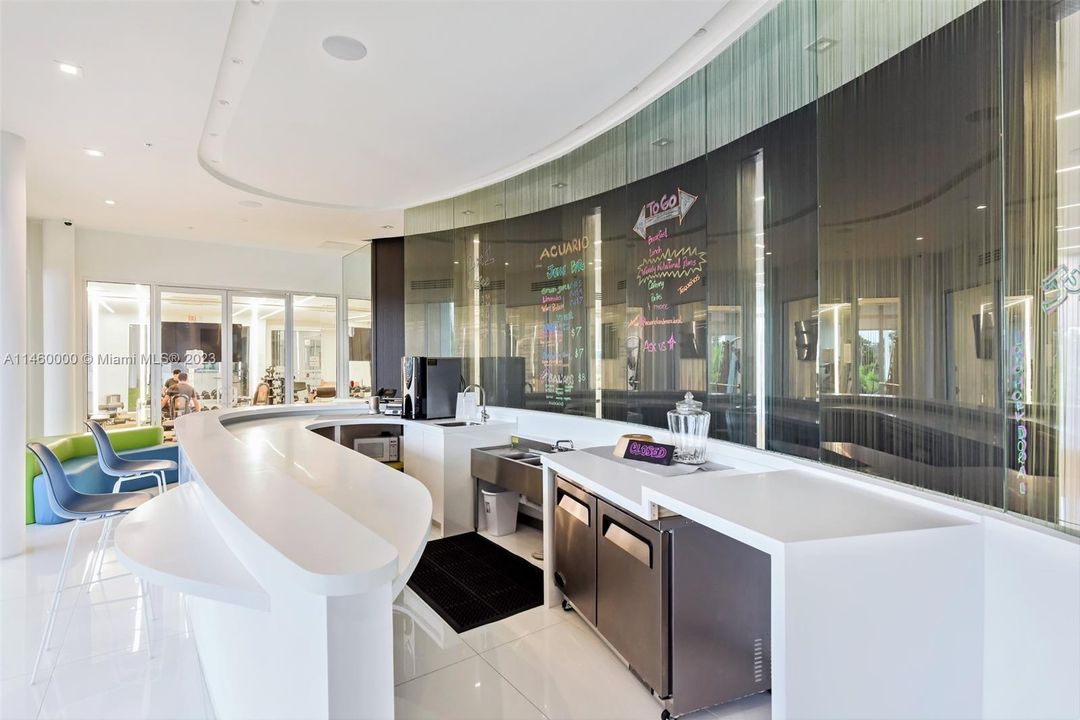 Recently Rented: $3,400 (3 beds, 2 baths, 1322 Square Feet)