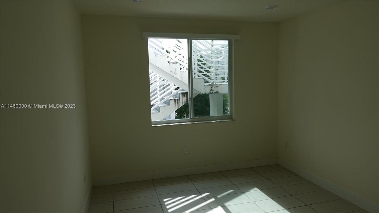 Recently Rented: $3,400 (3 beds, 2 baths, 1322 Square Feet)