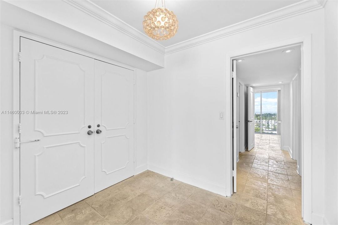Recently Sold: $1,550,000 (2 beds, 2 baths, 1875 Square Feet)