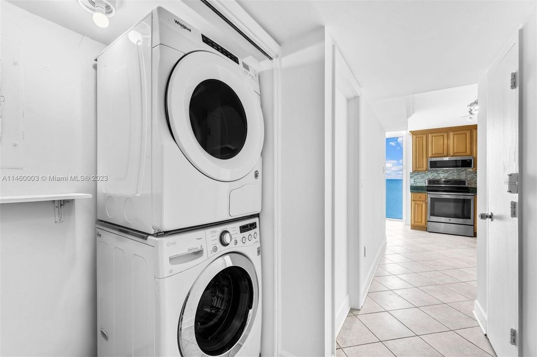 Recently Sold: $1,550,000 (2 beds, 2 baths, 1875 Square Feet)