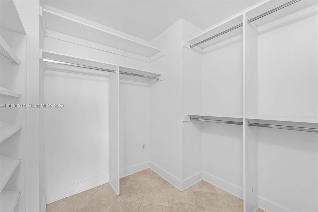 Recently Sold: $1,550,000 (2 beds, 2 baths, 1875 Square Feet)