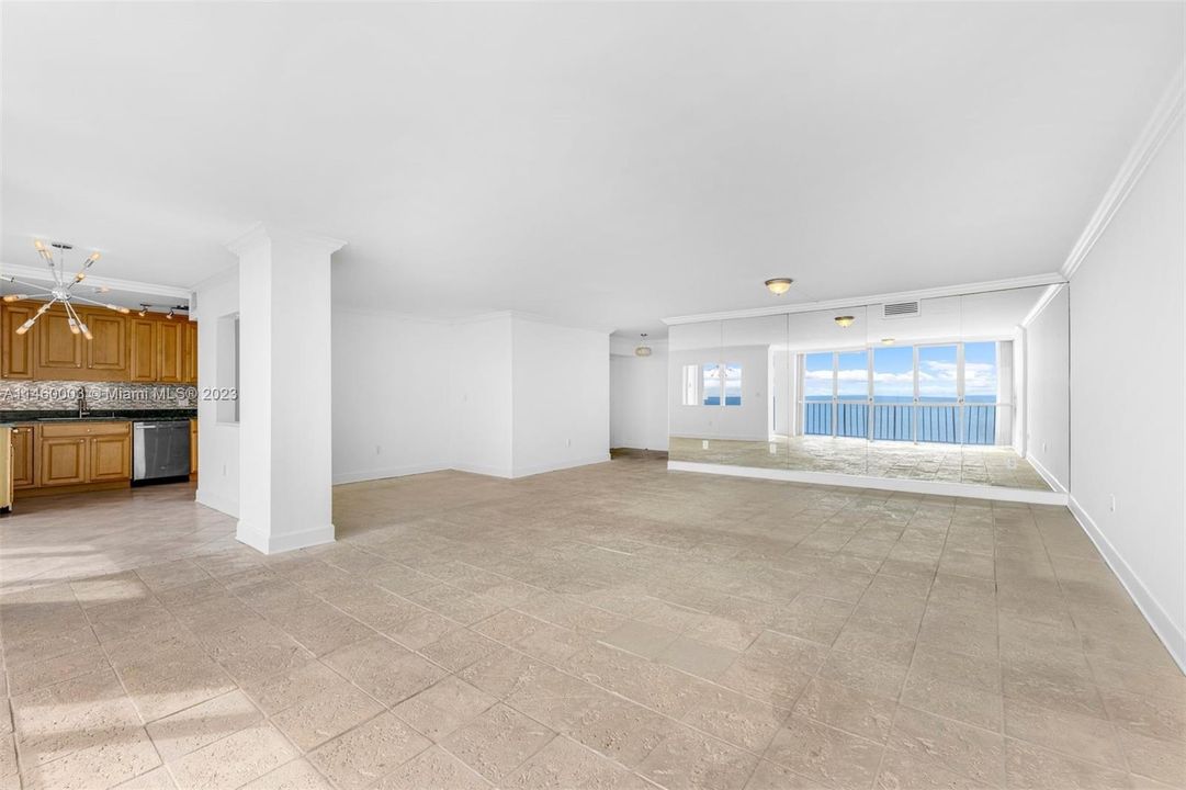 Recently Sold: $1,550,000 (2 beds, 2 baths, 1875 Square Feet)