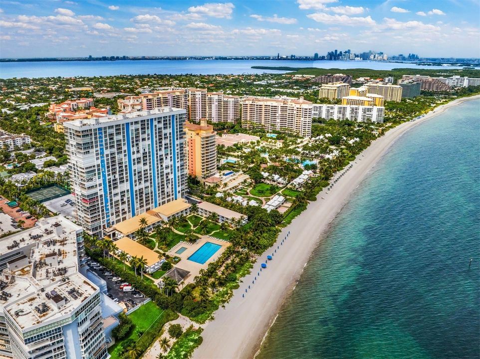 Recently Sold: $1,550,000 (2 beds, 2 baths, 1875 Square Feet)