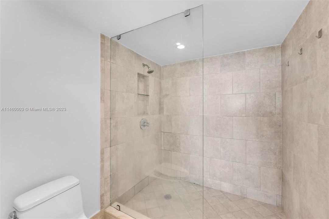 Recently Sold: $1,550,000 (2 beds, 2 baths, 1875 Square Feet)