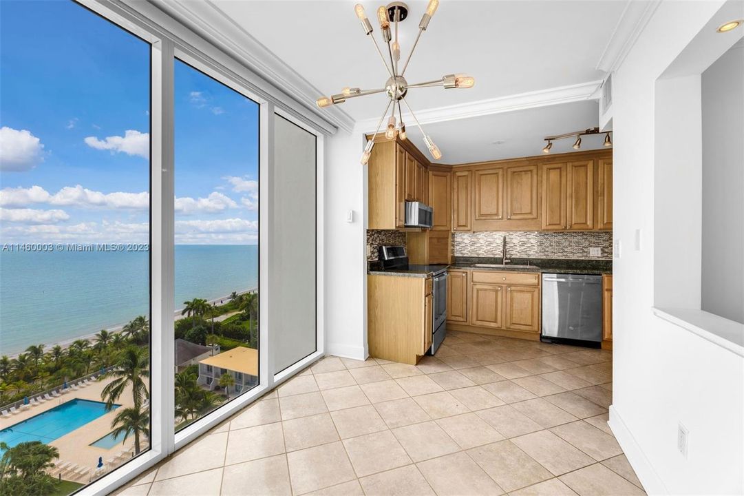 Recently Sold: $1,550,000 (2 beds, 2 baths, 1875 Square Feet)