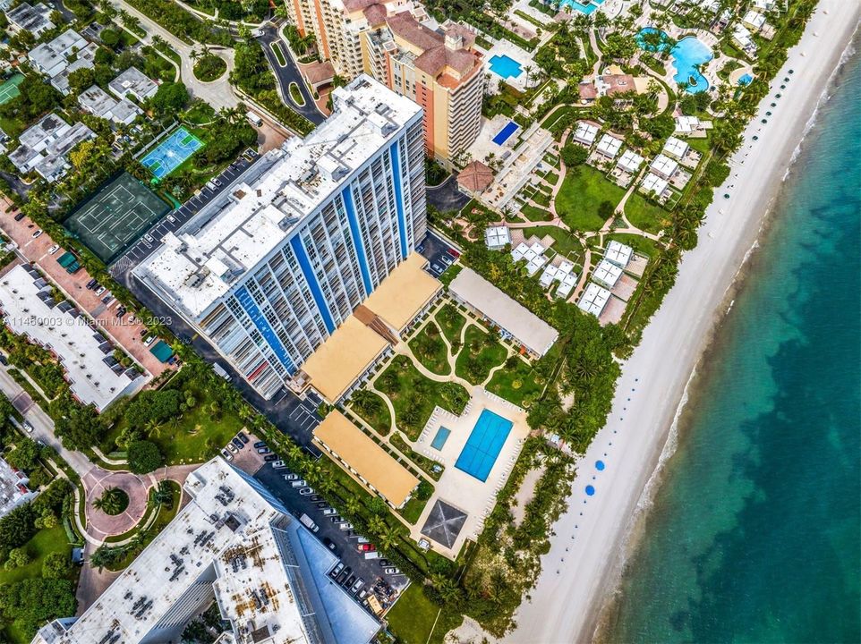 Recently Sold: $1,550,000 (2 beds, 2 baths, 1875 Square Feet)