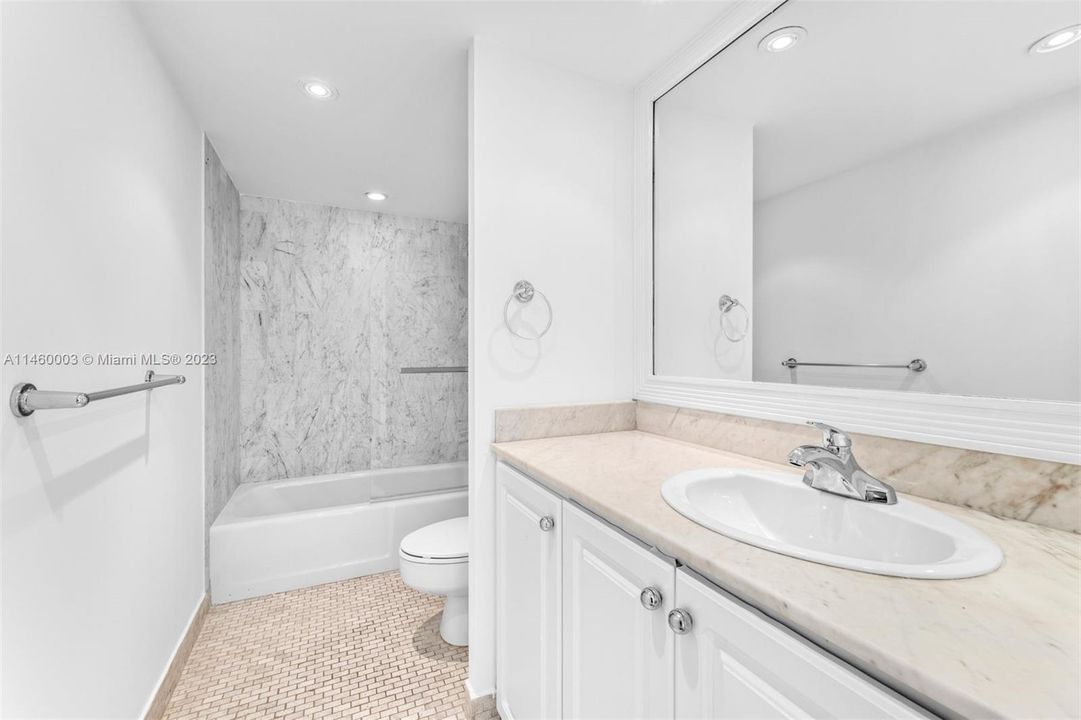 Recently Sold: $1,550,000 (2 beds, 2 baths, 1875 Square Feet)