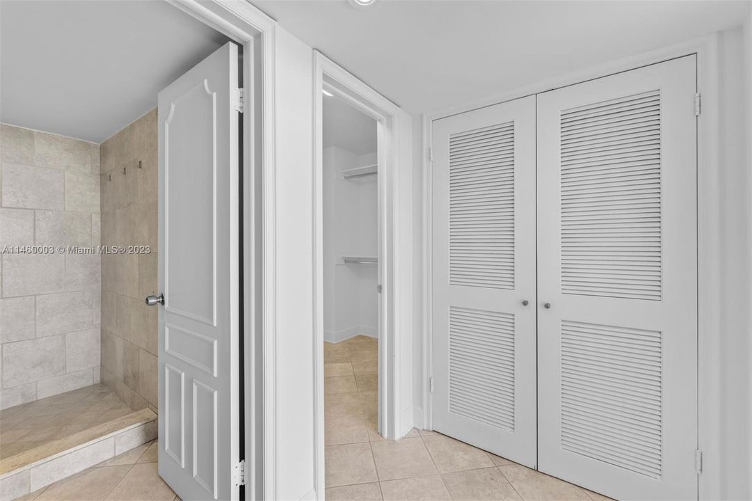 Recently Sold: $1,550,000 (2 beds, 2 baths, 1875 Square Feet)