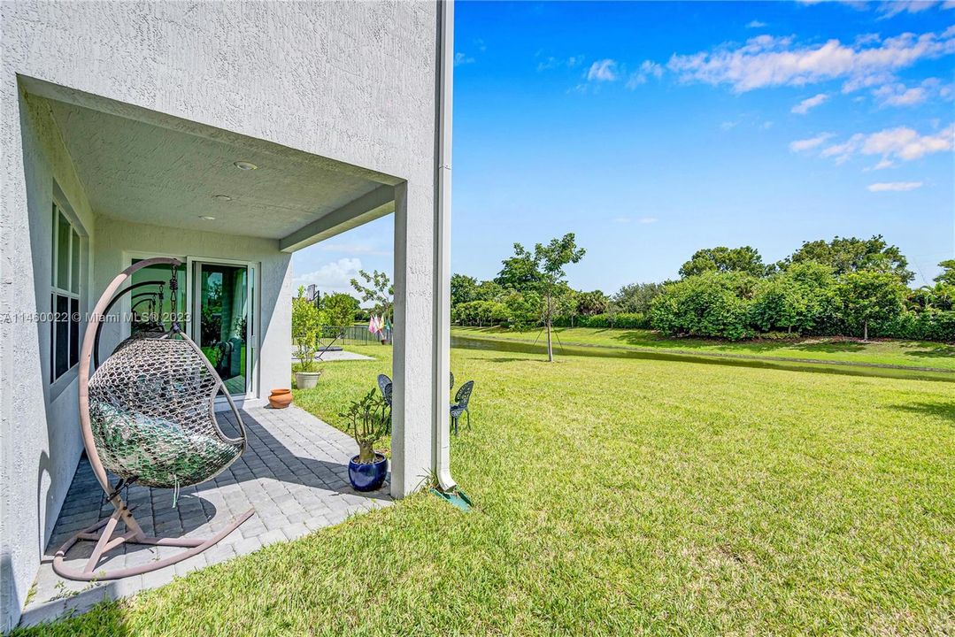 Недавно продано: $715,000 (4 спален, 2 ванн, 2322 Квадратных фут)