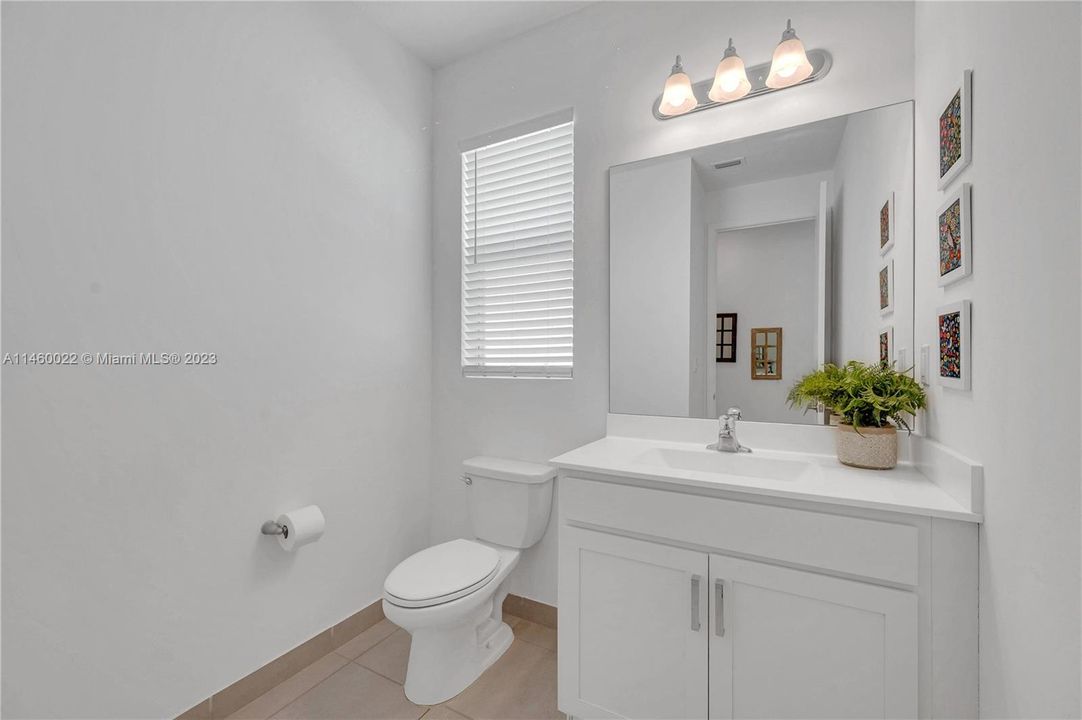 Guest Bathroom DOwnstairs