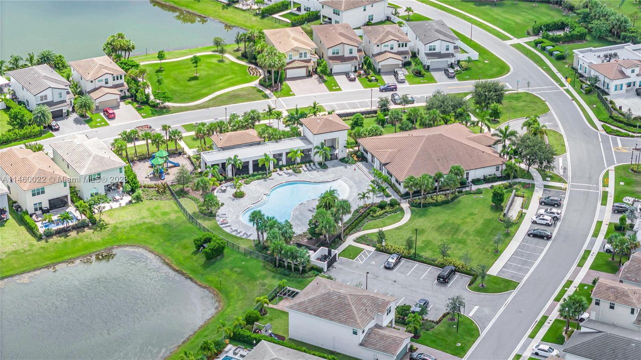 Недавно продано: $715,000 (4 спален, 2 ванн, 2322 Квадратных фут)