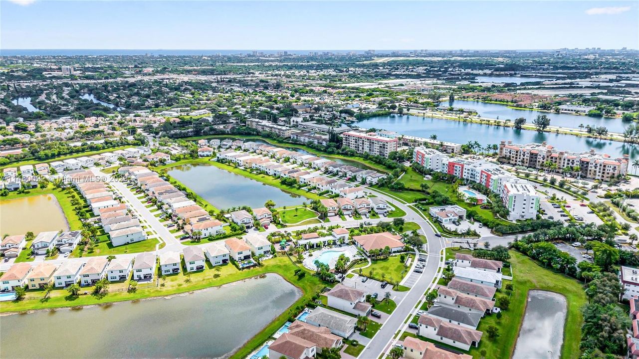 Недавно продано: $715,000 (4 спален, 2 ванн, 2322 Квадратных фут)