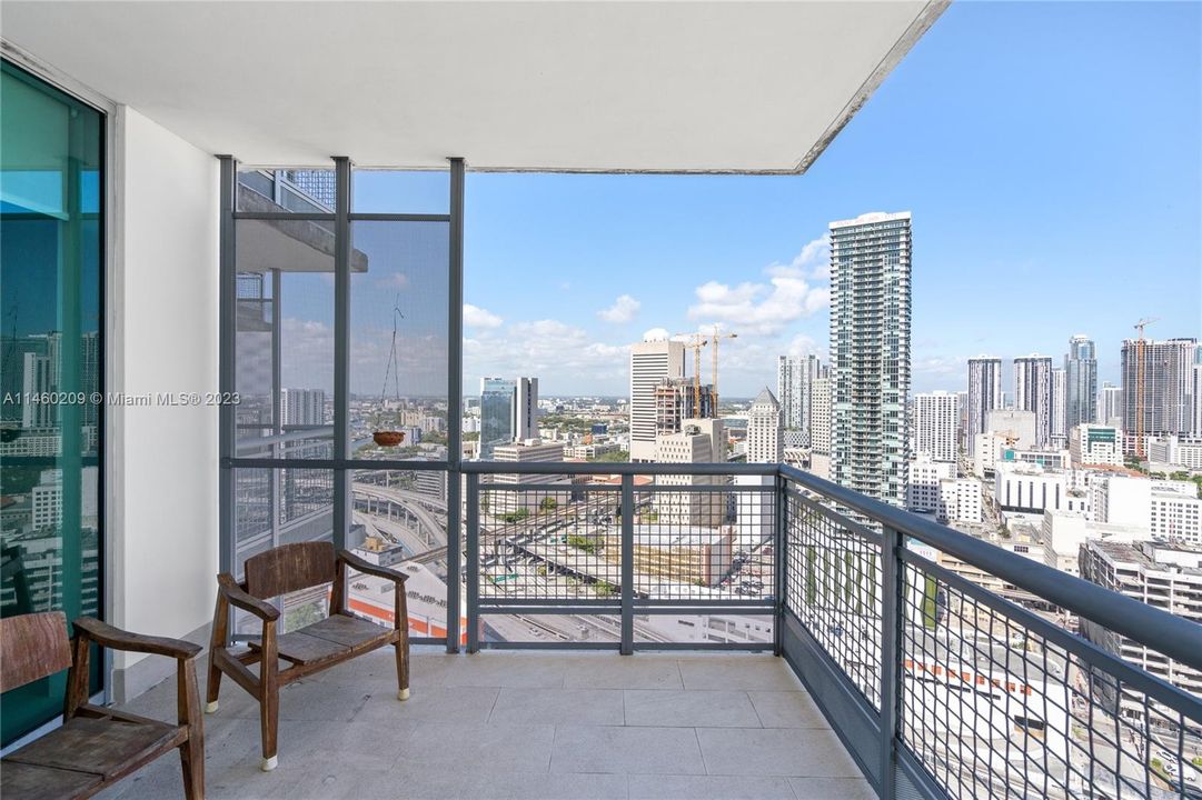 Recently Rented: $3,750 (2 beds, 2 baths, 1075 Square Feet)