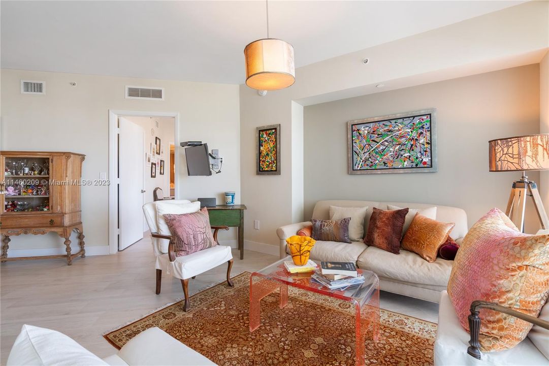 Recently Rented: $3,750 (2 beds, 2 baths, 1075 Square Feet)