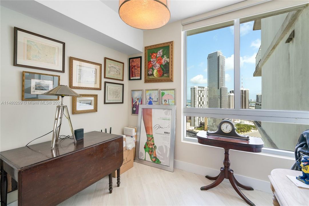 Recently Rented: $3,750 (2 beds, 2 baths, 1075 Square Feet)