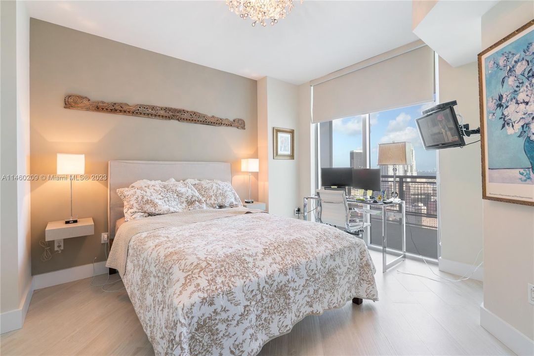 Recently Rented: $3,750 (2 beds, 2 baths, 1075 Square Feet)