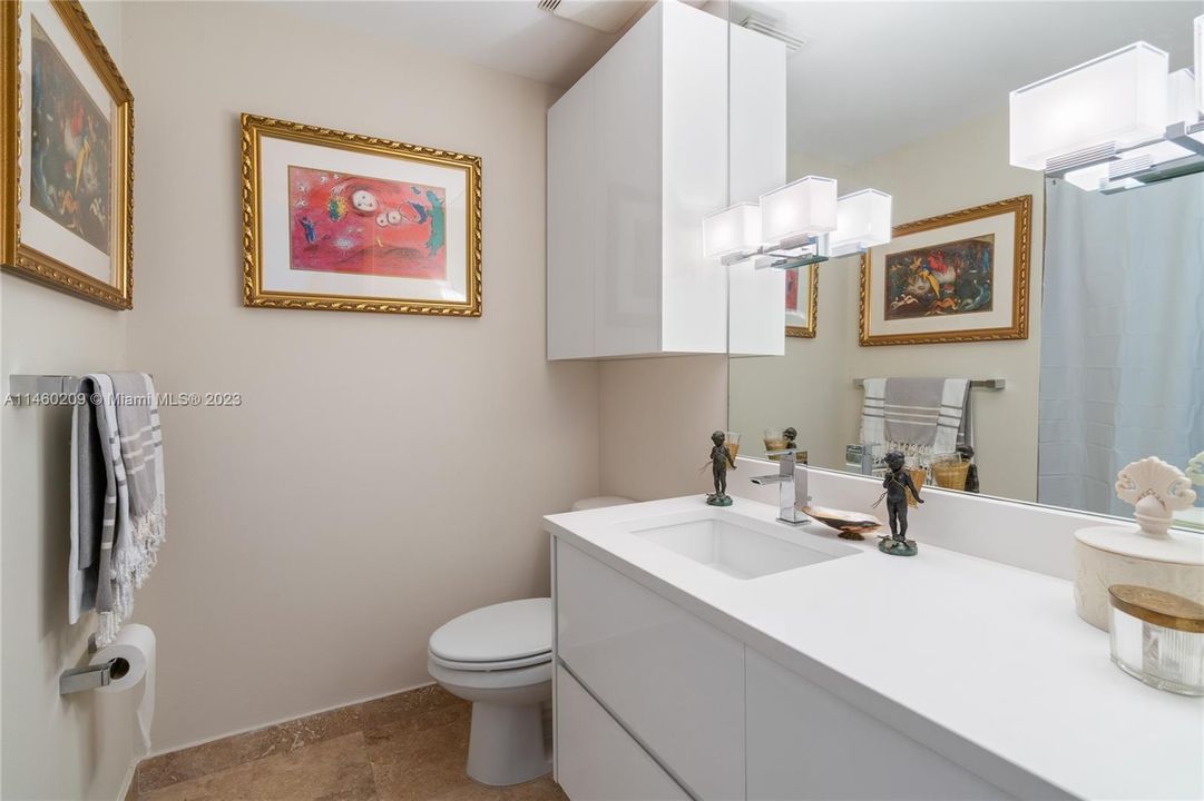 Recently Rented: $3,750 (2 beds, 2 baths, 1075 Square Feet)