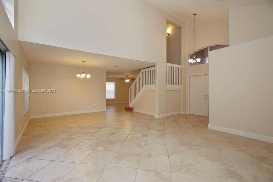 Recently Rented: $3,420 (4 beds, 2 baths, 2015 Square Feet)