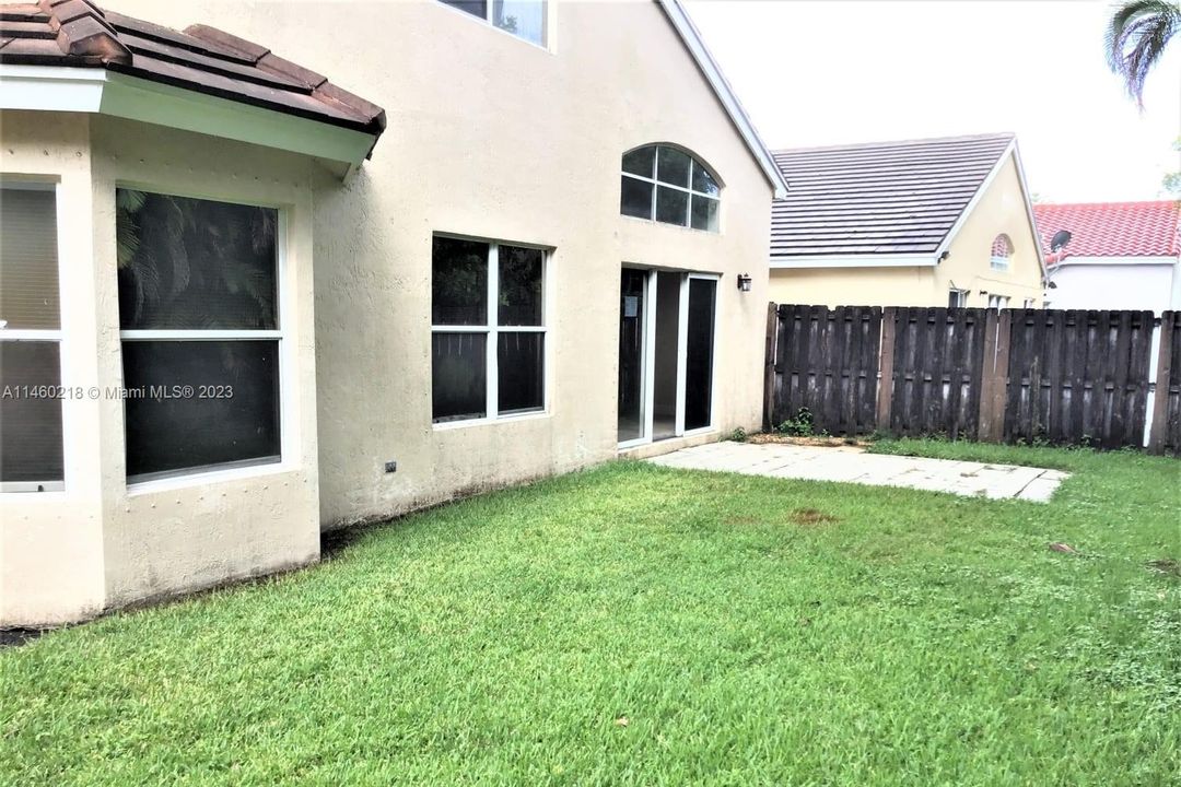 Recently Rented: $3,420 (4 beds, 2 baths, 2015 Square Feet)