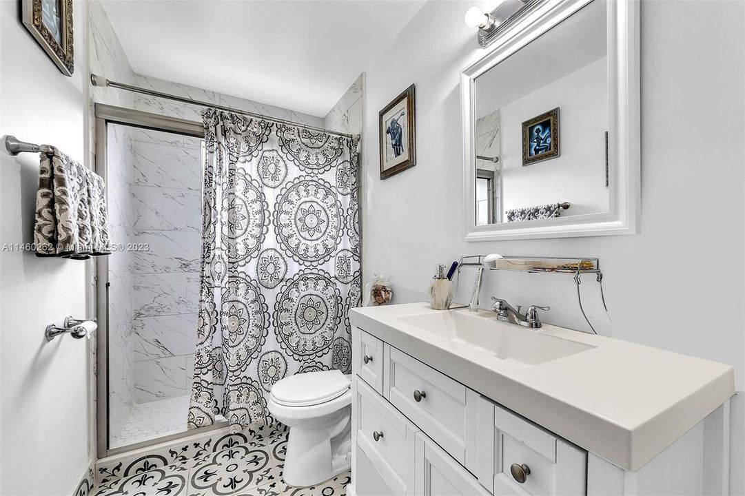 Recently Sold: $360,000 (3 beds, 2 baths, 1218 Square Feet)