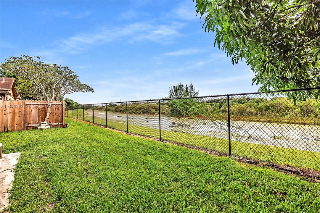 Recently Sold: $360,000 (3 beds, 2 baths, 1218 Square Feet)