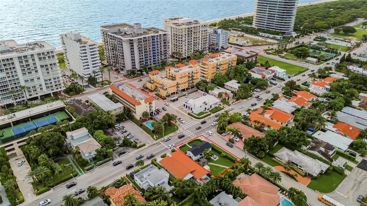 Recently Sold: $1,225,000 (2 beds, 1 baths, 890 Square Feet)