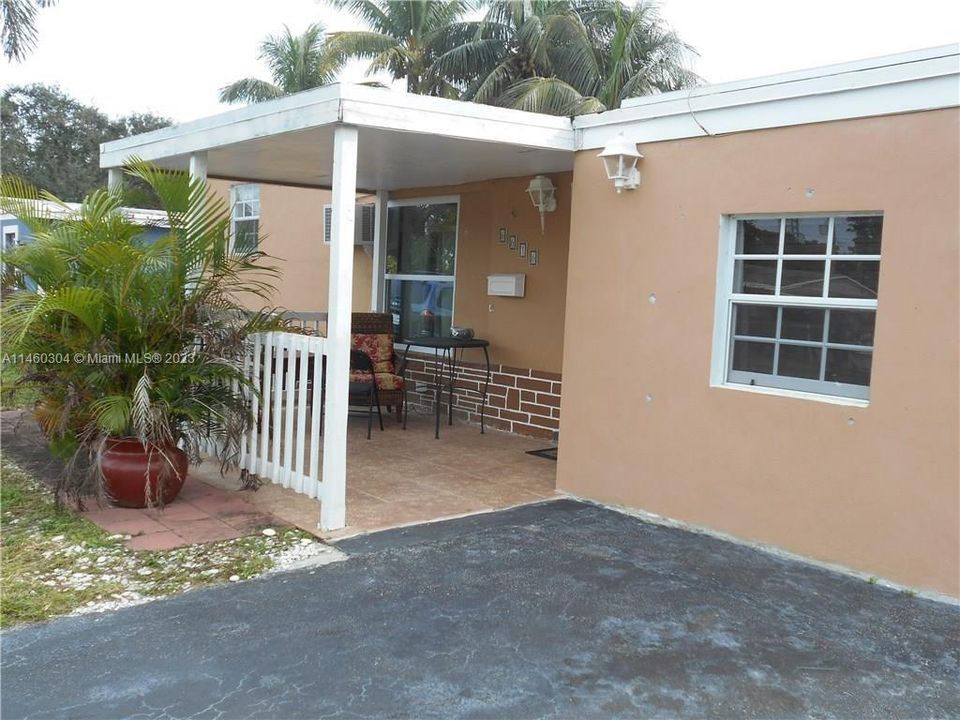 Recently Sold: $365,000 (3 beds, 2 baths, 1424 Square Feet)