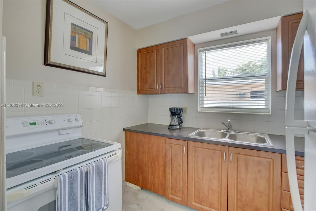 最近售出: $485,000 (0 贝兹, 0 浴室, 886 平方英尺)