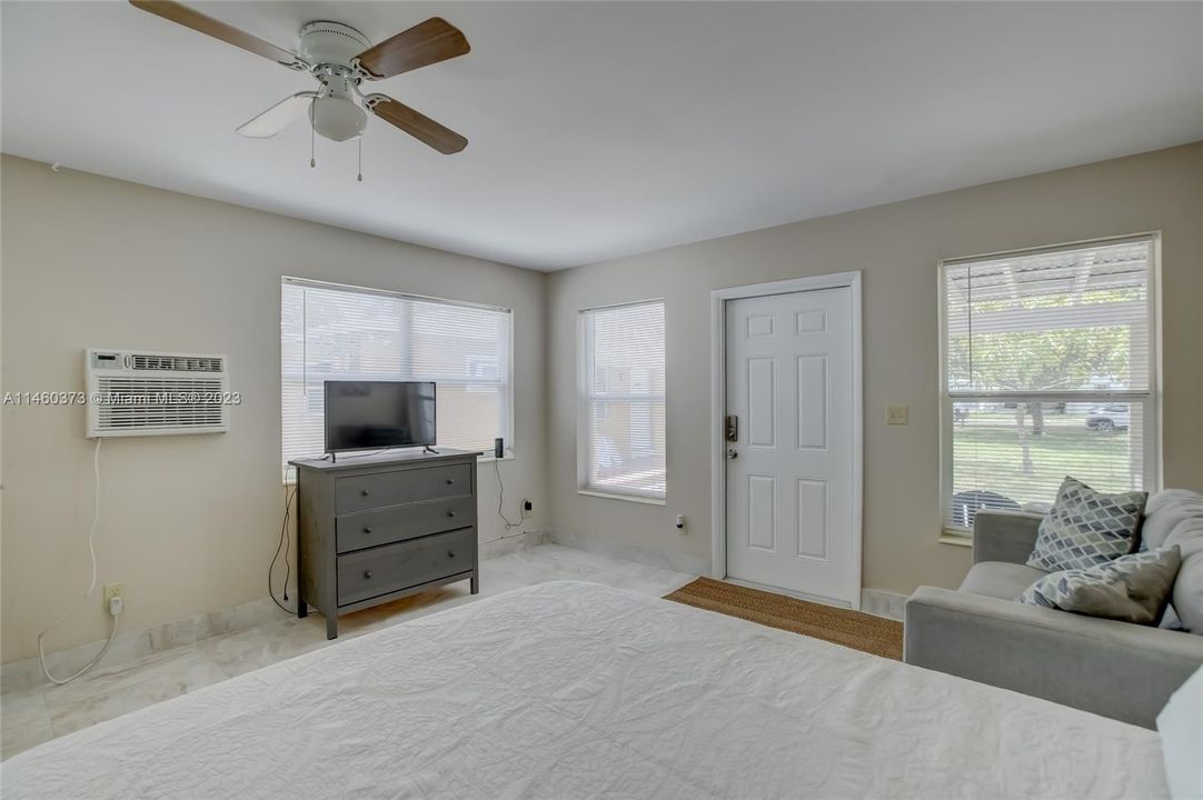 最近售出: $485,000 (0 贝兹, 0 浴室, 886 平方英尺)