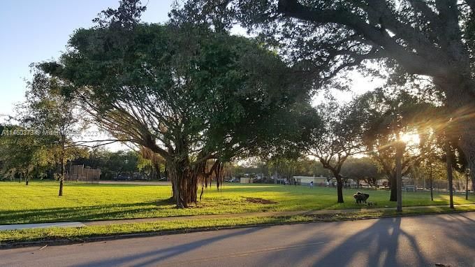 最近售出: $485,000 (0 贝兹, 0 浴室, 886 平方英尺)