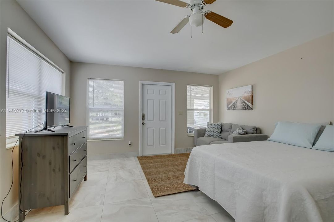 最近售出: $485,000 (0 贝兹, 0 浴室, 886 平方英尺)