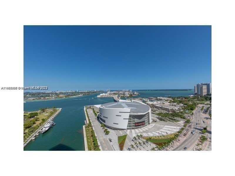 Recently Rented: $4,150 (2 beds, 2 baths, 1198 Square Feet)