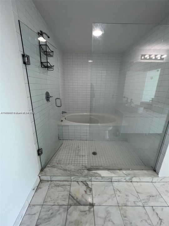 Recently Rented: $4,150 (2 beds, 2 baths, 1198 Square Feet)