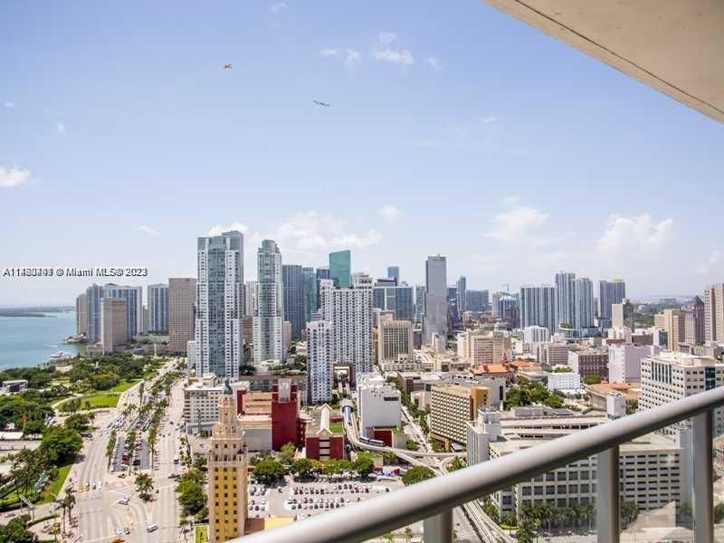 Recently Rented: $4,150 (2 beds, 2 baths, 1198 Square Feet)