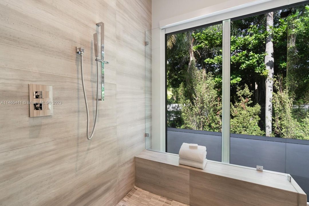 Недавно продано: $4,900,000 (5 спален, 6 ванн, 3918 Квадратных фут)