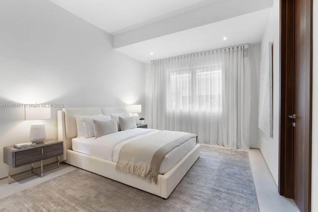 GUEST BEDROOM 1ST FLOOR