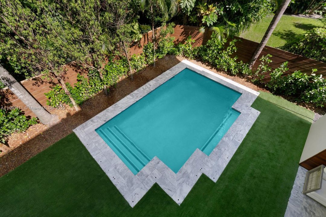 PRIVATE MASTER BALCONY VIEW