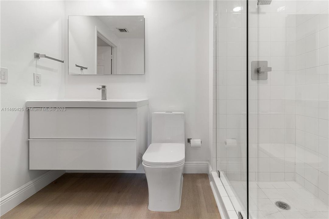 Recently Rented: $4,500 (2 beds, 2 baths, 1200 Square Feet)