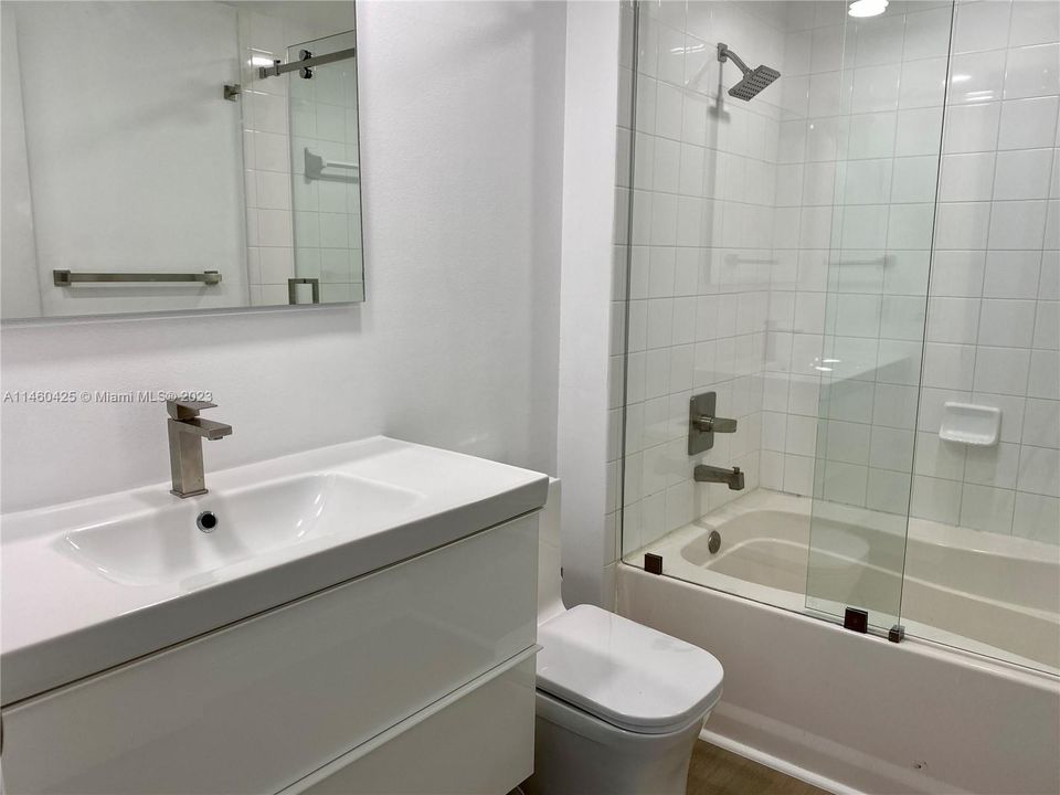 Recently Rented: $4,500 (2 beds, 2 baths, 1200 Square Feet)