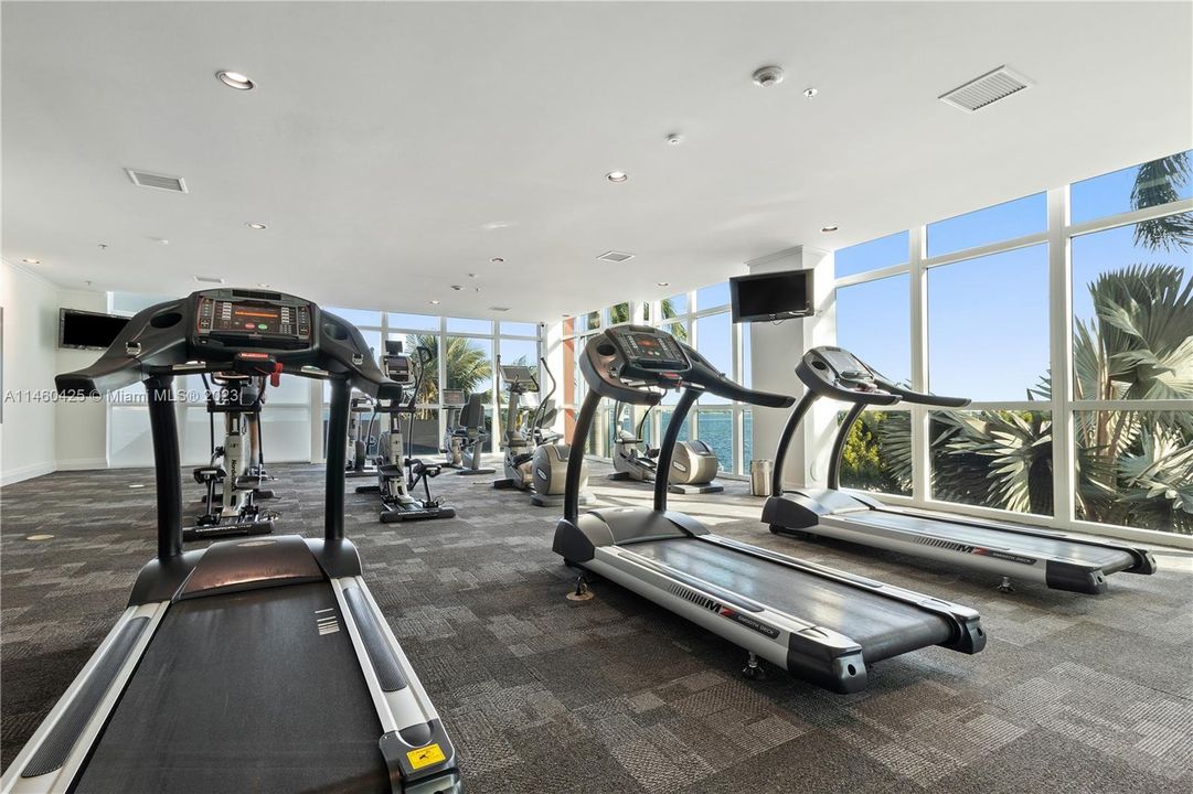 Recently Rented: $4,500 (2 beds, 2 baths, 1200 Square Feet)