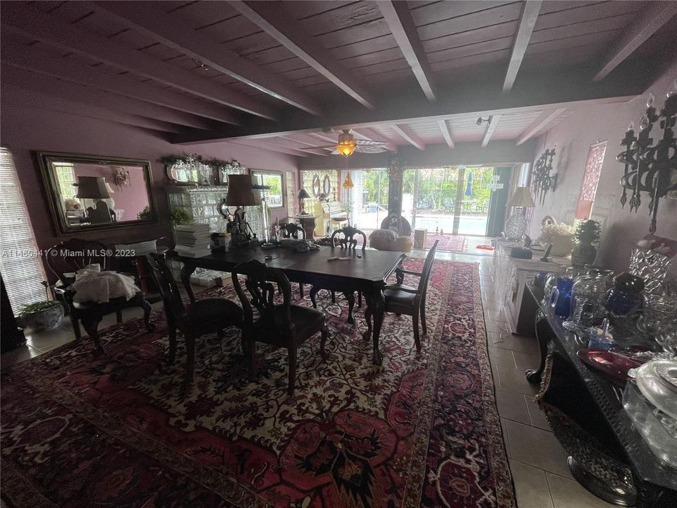 Recently Sold: $750,000 (3 beds, 2 baths, 2356 Square Feet)