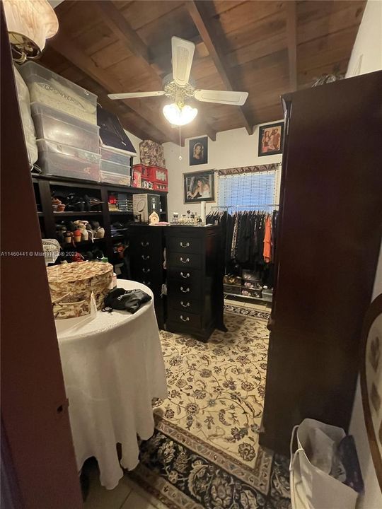 Recently Sold: $750,000 (3 beds, 2 baths, 2356 Square Feet)