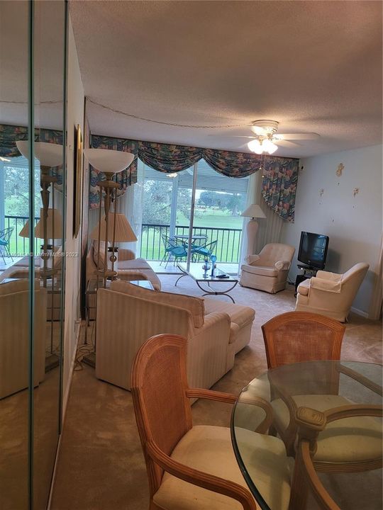 最近售出: $168,000 (2 贝兹, 2 浴室, 1170 平方英尺)