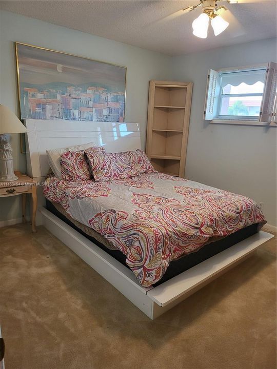 最近售出: $168,000 (2 贝兹, 2 浴室, 1170 平方英尺)