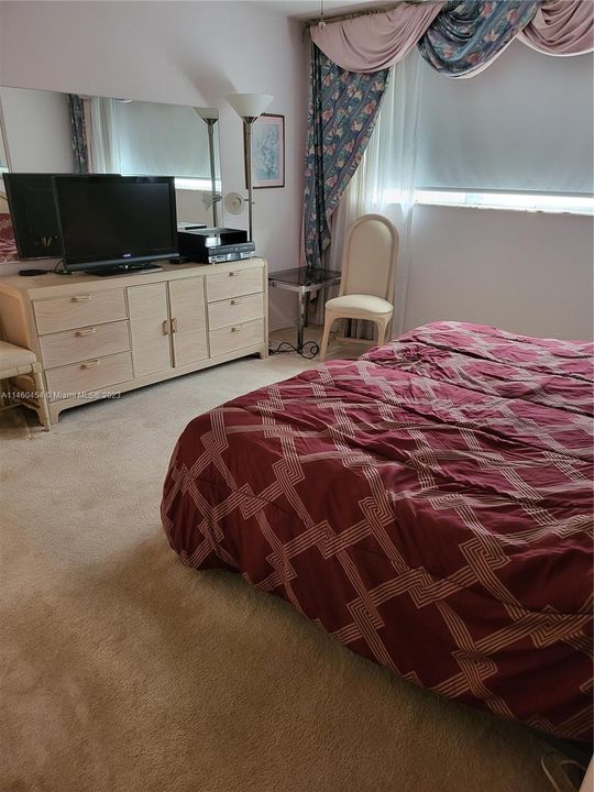 最近售出: $168,000 (2 贝兹, 2 浴室, 1170 平方英尺)