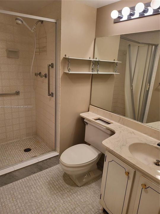 最近售出: $168,000 (2 贝兹, 2 浴室, 1170 平方英尺)