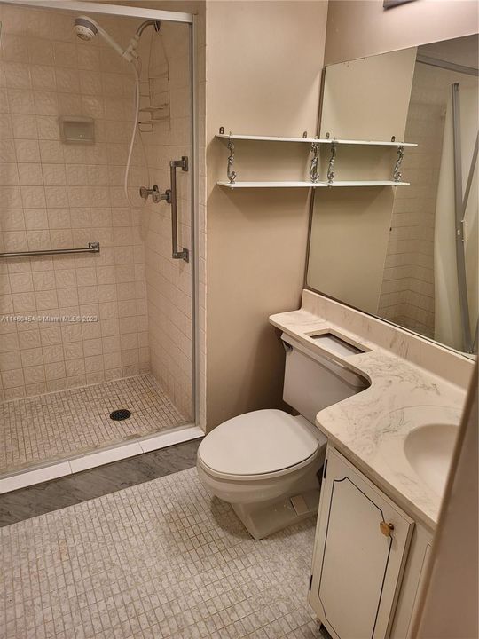 最近售出: $168,000 (2 贝兹, 2 浴室, 1170 平方英尺)