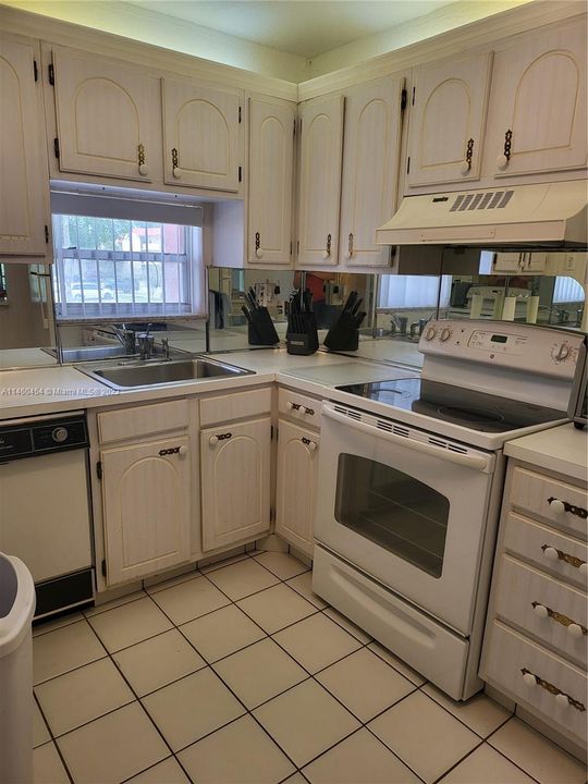 最近售出: $168,000 (2 贝兹, 2 浴室, 1170 平方英尺)