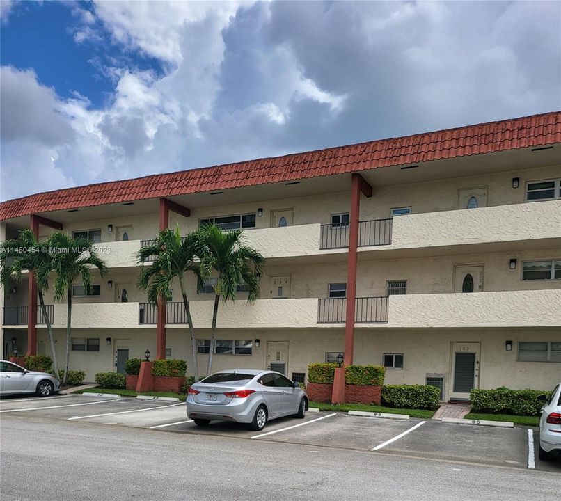 最近售出: $168,000 (2 贝兹, 2 浴室, 1170 平方英尺)