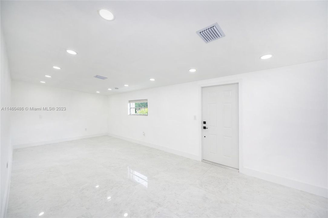Vendido Recientemente: $824,900 (4 camas, 2 baños, 2060 Pies cuadrados)